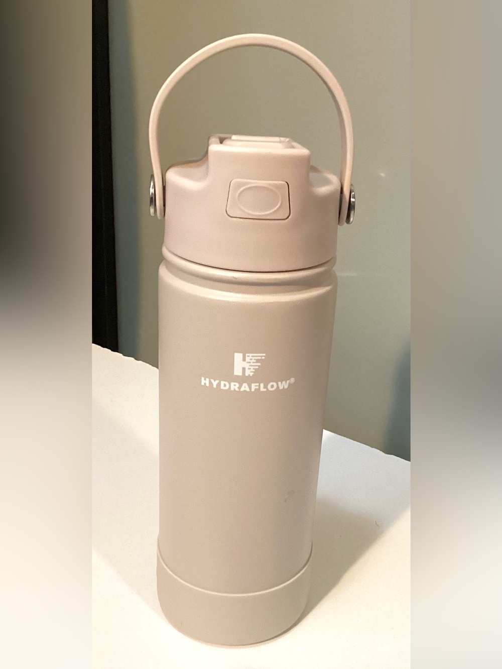 Hydraflow insulated water bottle 34 oz, silicone boot. 20 oz